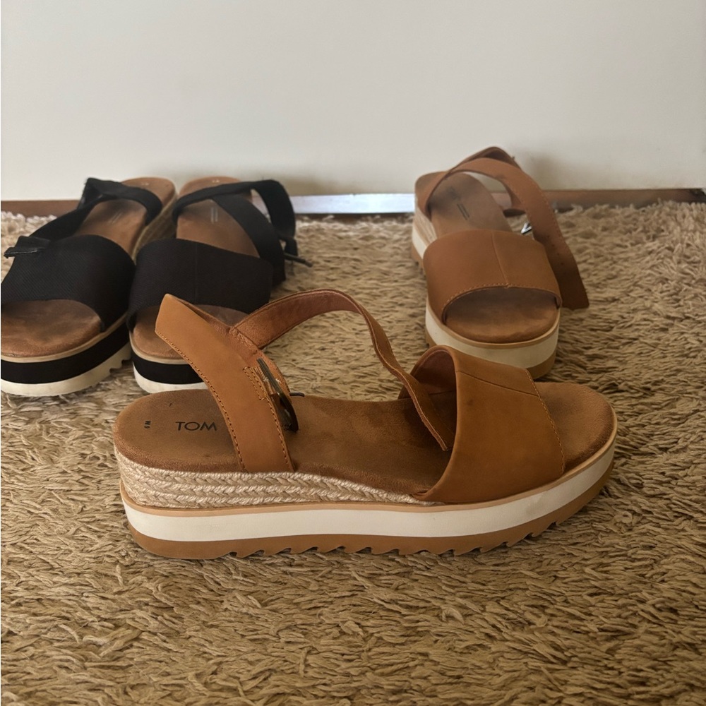 TOMS Women's Tan Platform Sandals